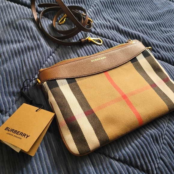 Burberry bag - Picture 1 of 2